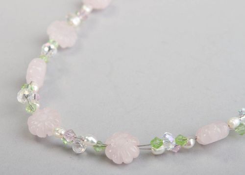 Elegant handmade necklaces made of quartz, pearls, crystal - MADEheart.com