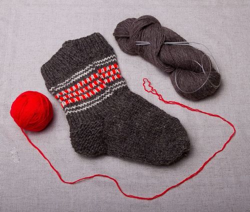 Mens wool socks of gray color - MADEheart.com