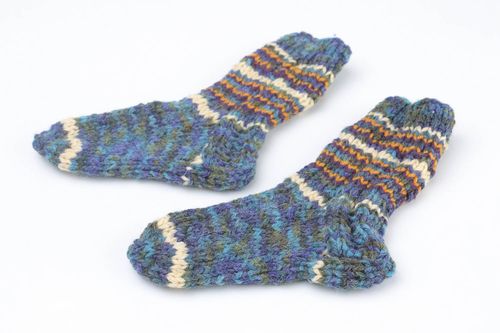 Meias de mulheres quentes azuis de fios de lã tricotadas à mão  - MADEheart.com