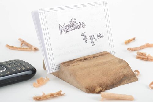 Designer kleiner handmade Handyständer Holz schön einzigartig bequem interessant - MADEheart.com