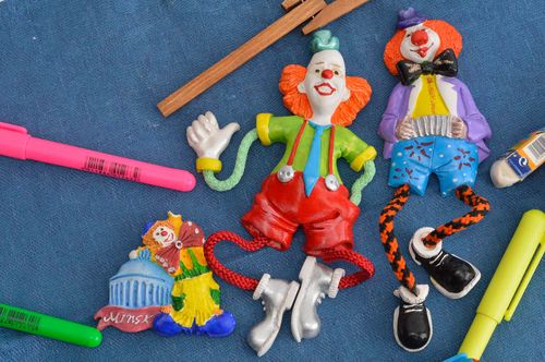 Magnets frigo faits main Aimants pour frigo 3 clowns plâtre Décoration cuisine - MADEheart.com