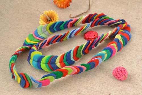 Collier en feutre multirang fait main - MADEheart.com