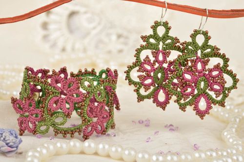 Handmade lace tatted jewelry set green and violet earrings and wrist bracelet - MADEheart.com