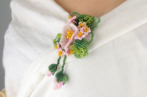 Broche en macramé originale faite main - MADEheart.com