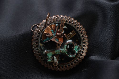 Steampunk Anhänger Uhrwerk - MADEheart.com