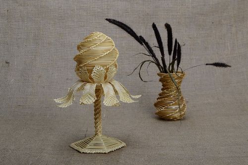 Ovo de Páscoa num suporte de palha - MADEheart.com