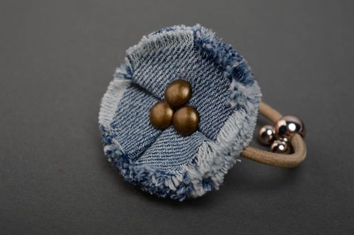 Elastico di jeans fatto a mano fiocco per capelli accessorio da donna  - MADEheart.com
