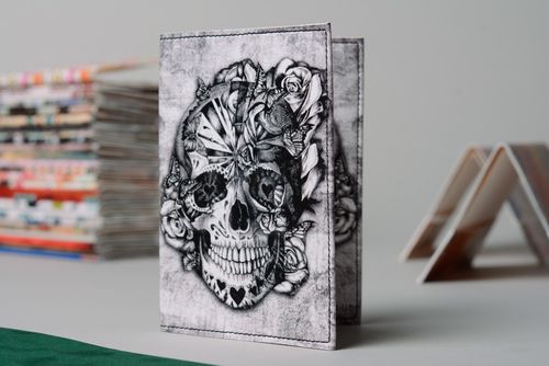 Handmade leather passport cover with skull - MADEheart.com