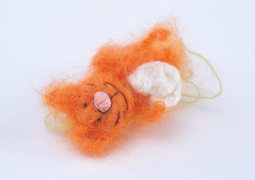 Brinquedo tricotado Gato vermelho - MADEheart.com