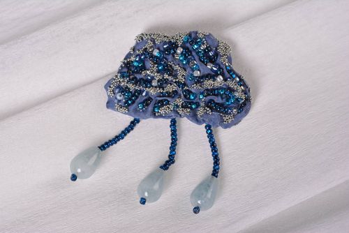 Broche nuage bleue Bijou fait main design original Accessoire femme cuir - MADEheart.com