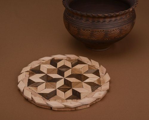 Wooden coaster for hot dishes - MADEheart.com