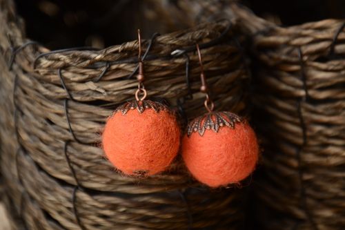 Wool felted earrings Orange Balls - MADEheart.com