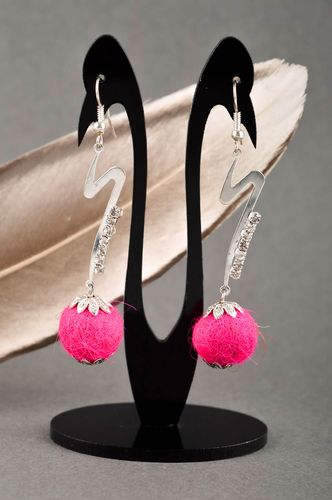 Boucles doreilles boules Bijou fait main laine feutrée Accessoire femme - MADEheart.com