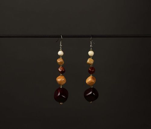 Long ethnic earrings made of wood - MADEheart.com