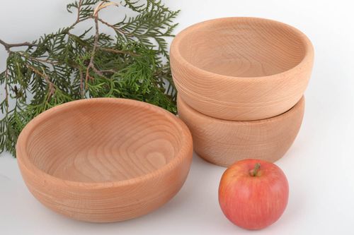 Set of 3 handmade eco friendly natural wooden food bowls of different sizes - MADEheart.com