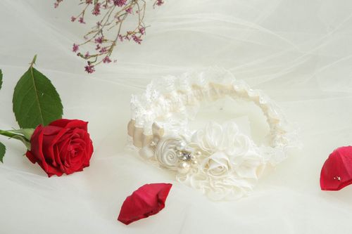Unusual handmade bridal garter wedding garters handmade accessories for girls - MADEheart.com