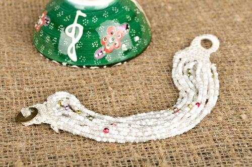 Bracelet perles rocaille Bijou fait main blanc au crochet Accessoire femme  - MADEheart.com