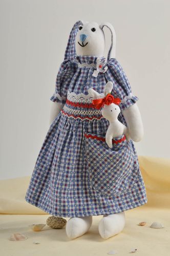 Игрушка ручной работы игрушка заяц клетчатом платье оригинальная игрушка - MADEheart.com