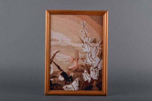 Embroidered picture Lost world - MADEheart.com