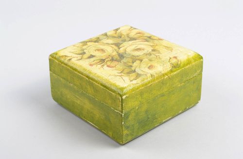 Portagioielli di legno fatto a mano scrignetto per gioielli in stile decoupage - MADEheart.com