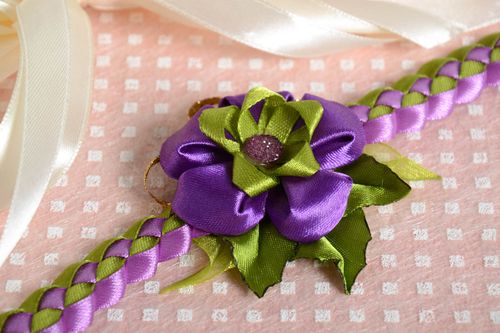 Pulsera hecha a mano de cintas de raso accesorio para mujer regalo original - MADEheart.com