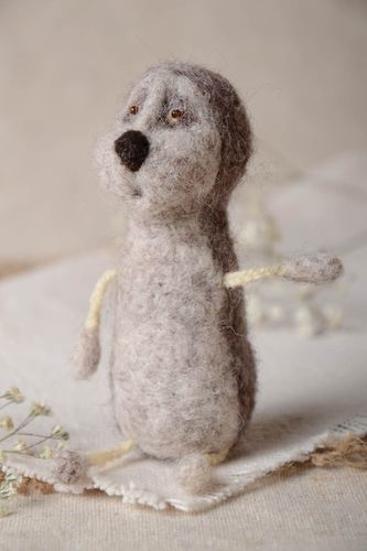 Jouet hérisson Peluche faite main petite en laine feutrée Cadeau pour enfant - MADEheart.com