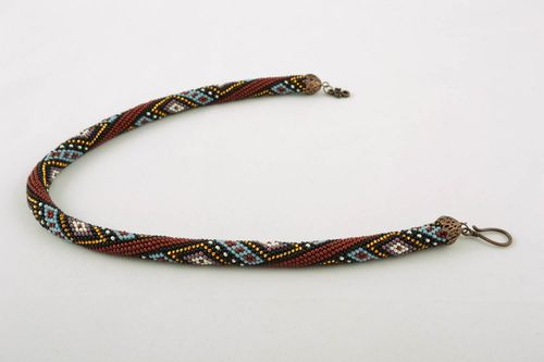 Collar de abalorios con ornamento  - MADEheart.com