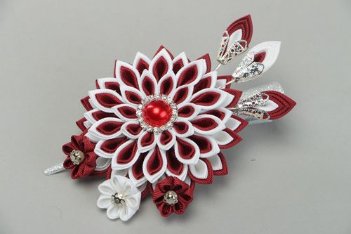 Handgemachte Haarklemme aus Ripsbändern in Kanzashi Technik groß und wunderbar - MADEheart.com