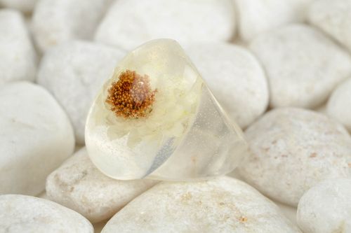 Handmade seal ring epoxy resin botanical jewelry fashion rings for women - MADEheart.com