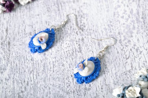 Brincos feitos de argila do polímero azuis - MADEheart.com