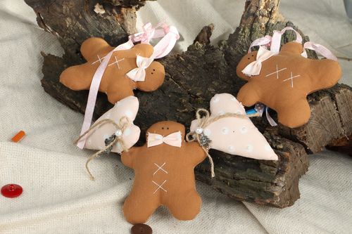 Christmas Garland Biscuit Men - MADEheart.com