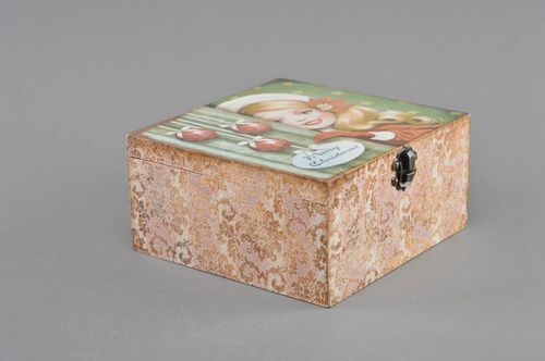Portagioielli di legno fatto a mano scrignetto per gioielli in stile decoupage - MADEheart.com