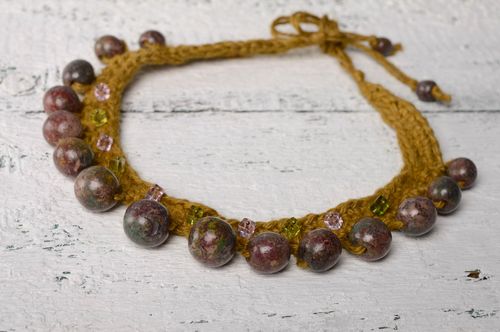 Collar tejido con cuentas - MADEheart.com