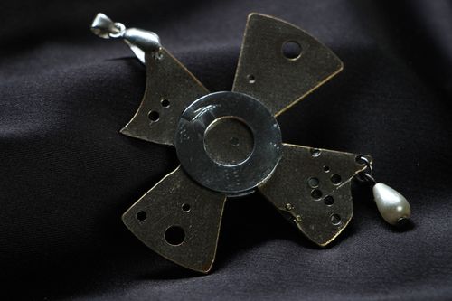 Unusual steampunk pendant - MADEheart.com