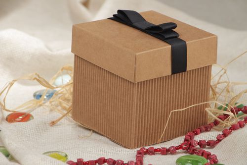 Handmade stylish corrugated carton gift box with black rep ribbon bow on lid - MADEheart.com