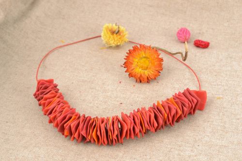 Collar de arcilla polimérica hecho a mano - MADEheart.com