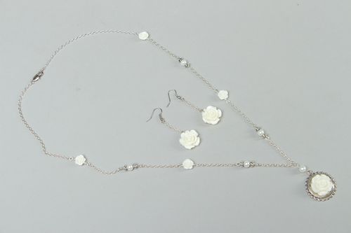 Handmade plastic jewelry set - MADEheart.com