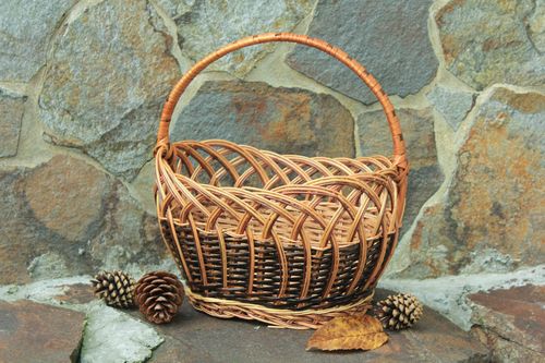 Woven basket with handle  - MADEheart.com