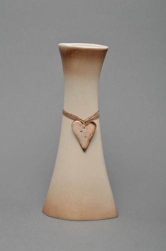 11 inches beige color with molded heart ceramic decorative vase 1,66 lb - MADEheart.com
