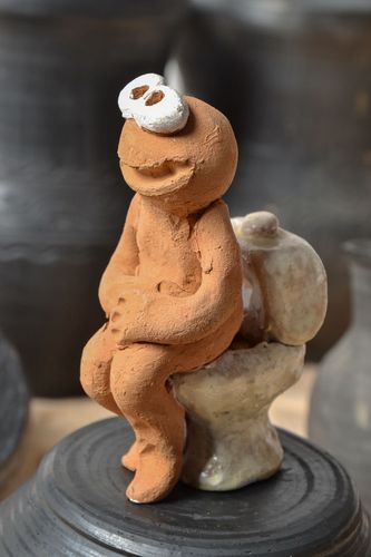 Estatueta de cerâmica original - MADEheart.com