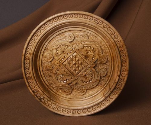 Piatto di legno fatto a mano Piatto decorativo Piatto intagliato da parete - MADEheart.com