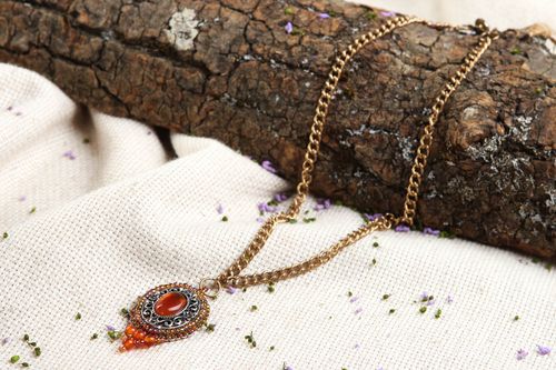 Pendentif cornaline Bijou fait main perles de rocaille orange Cadeau femme - MADEheart.com