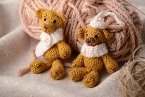 Crochet thread interior pendants Bear Cubs - MADEheart.com