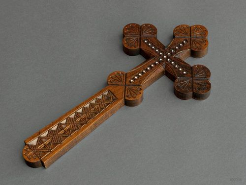 Cross inlaid with beads - MADEheart.com