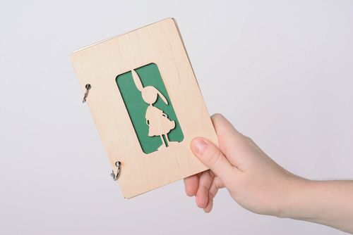 Em branco na forma de bloco de notas Coelho - MADEheart.com