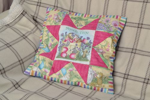 Buntes handgemachtes Patchwork Kissen für Sofa aus amerikanischer Baumwolle - MADEheart.com