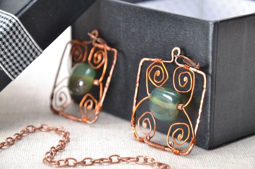 Copper earrings with agate Beetles - MADEheart.com