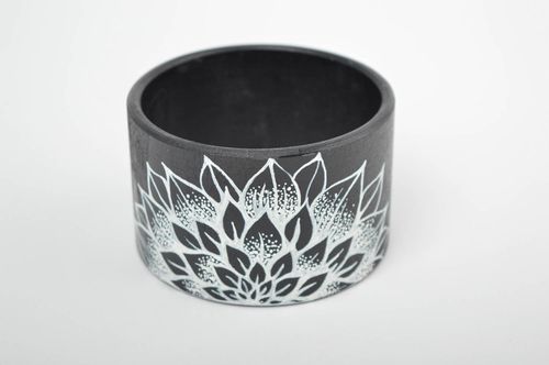 Черный браслет с росписью хенд мейд браслет на руку украшение из дерева - MADEheart.com