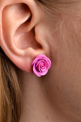 Серьги ручной работы серьги гвоздики розовые розы серьги из полимерной глины - MADEheart.com