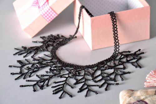 Schwarzes Collier  - MADEheart.com